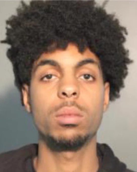 Mohamed Husien，30岁，被确认为连续劫车并与执法人员枪战后死亡的嫌疑人