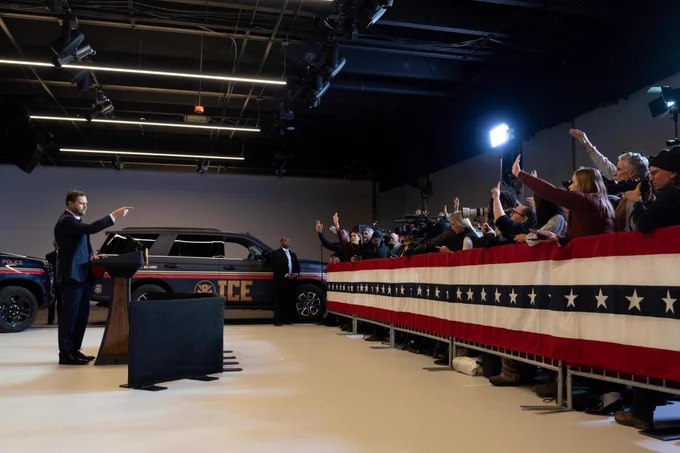 副总统万斯前往明尼阿波利斯，讨论明尼苏达州持续的移民危机