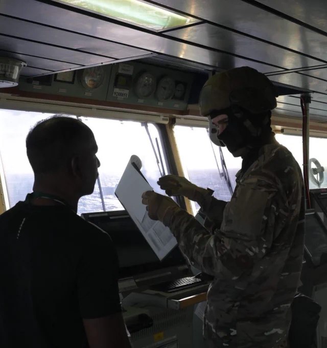 法国军队今日在直布罗陀海峡附近登船并扣押了俄罗斯影子船队油轮