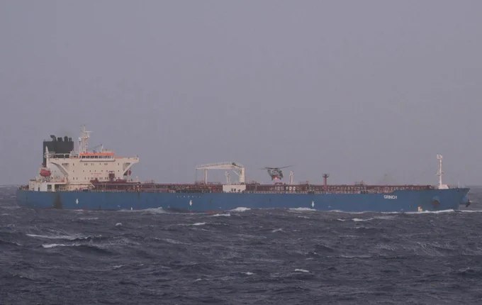 法国军队今日在直布罗陀海峡附近登船扣押了俄罗斯影子舰队油轮