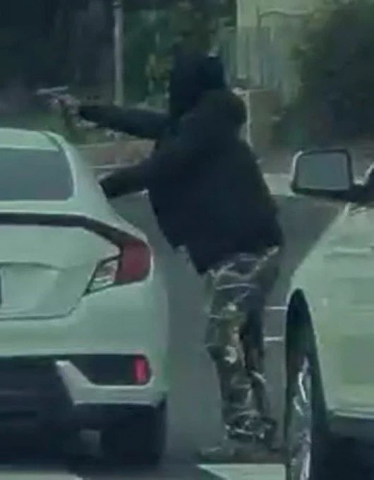 Mohamed Husien，30岁，被确认为连续劫车并与执法人员枪战后死亡的嫌疑人