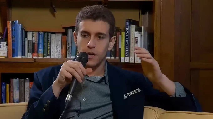 报道称，美国年轻国际象棋特级大师因心脏问题去世