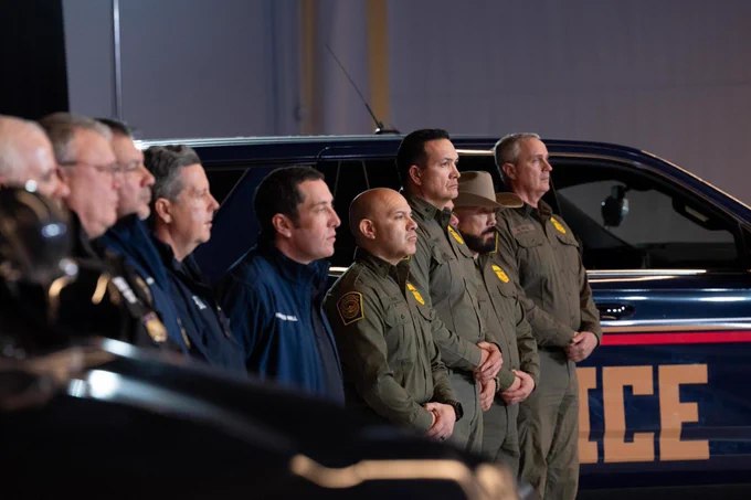 副总统万斯前往明尼阿波利斯，讨论明尼苏达州持续的移民危机